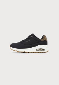 Επιλέχθηκε, black durabuck/leopard