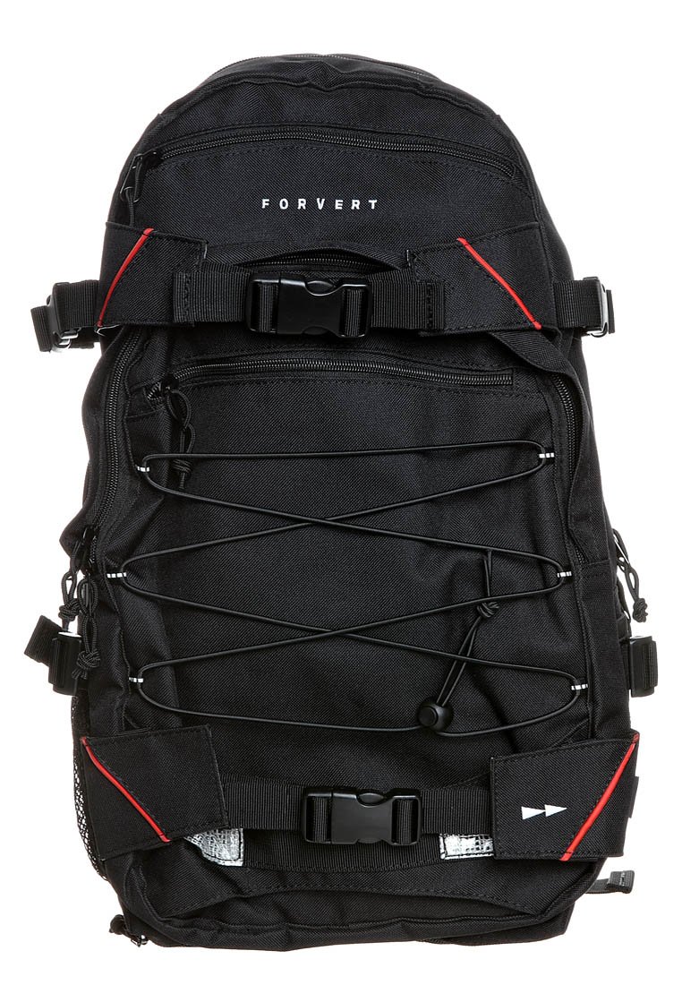 Sac à dos noir en tissu durable, doté d'un système de cordon élastique, de plusieurs zips, d'une boucle à l'avant et de détails en rouge.