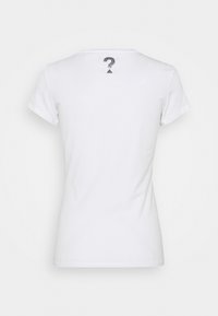Camiseta blanca de algodón con mangas cortas, forma ajustada y un diseño de signo de interrogación negro brillante en la parte superior de la espalda.