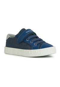 Zapatillas azules con parte superior de tela de mezclilla, que cuentan con una suela de goma con un patrón floral blanco y una combinación de cordones y una correa de velcro.