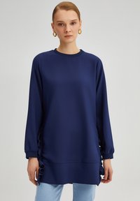 Unselected, dark blue