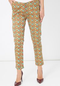 No seleccionado, verde