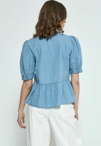 Minus FELICIA TIE - Camicetta - light denim