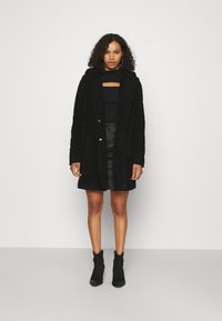 ONLY Tall ONLBILLI COATED SKIRT - Gonna a tubino - black