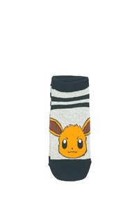 Calcetín de algodón hasta el tobillo con un fondo gris y rayas negras, y un personaje de Eevee en color naranja en el centro. Cuff negro con canalé.