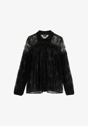 Schwarze Spitzenbluse mit einem kragenartigen Ausschnitt, Knopfverschluss und langen Ärmeln mit Raffungen. Der strukturierte Stoff zeigt filigrane Muster.