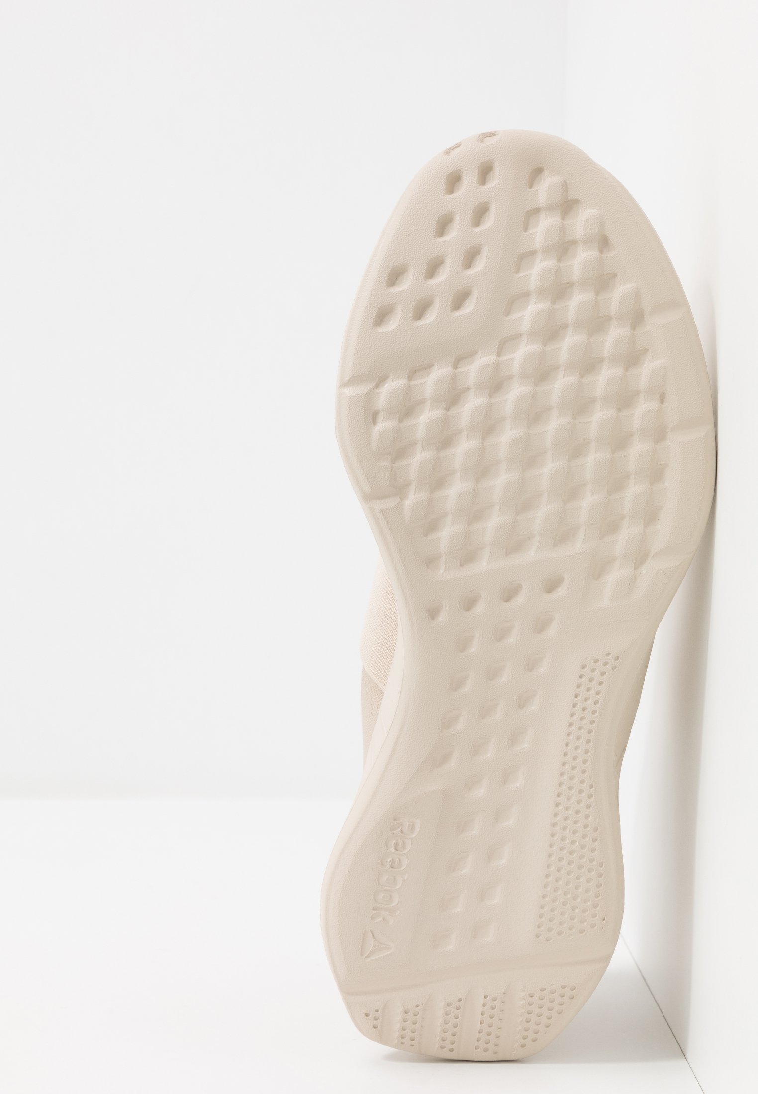 reebok lite slip on beige