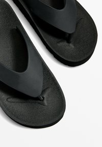 Thumbnail Image 4