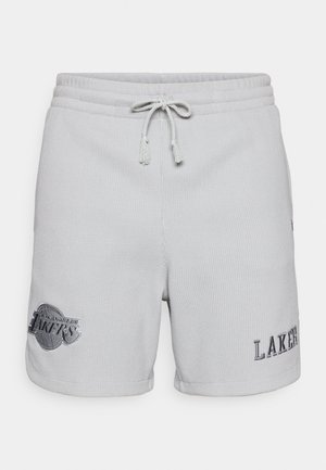 Graue, waffle-texturierte Sportshorts mit elastischem Bund und Kordelzug. Mit gestickten "Los Angeles Lakers"-Logos.