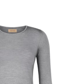Maglione grigio chiaro a maniche lunghe con scollo rotondo, realizzato in 100% puro cashmere con cuciture visibili sulla spalla e sul collo.