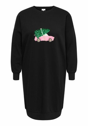 Robe noire à manches longues avec un motif de voiture rose transportant un sapin de Noël vert étincelant attaché sur son toit.