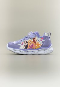 Παιδικό μωβ αθλητικό παπούτσι με καρτούν πριγκίπισσες και σχέδια καρδιών, με λουράκι βέλκρο και λευκή επενδεδυμένη σόλα.