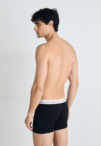 Thumbnail Image 4