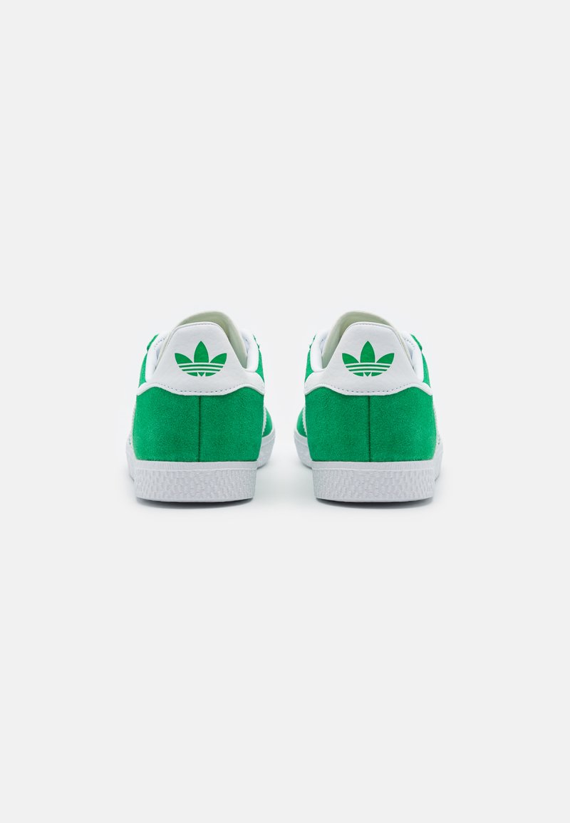 adidas Originals GAZELLE UNISEX - Baskets basses - green/cloud white/gold  metallic/vert - ZALANDO.FR