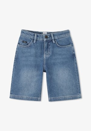 Shorts en denim bleu clair, avec un design classique à cinq poches, une fermeture par bouton et un léger délavage pour un look décontracté.