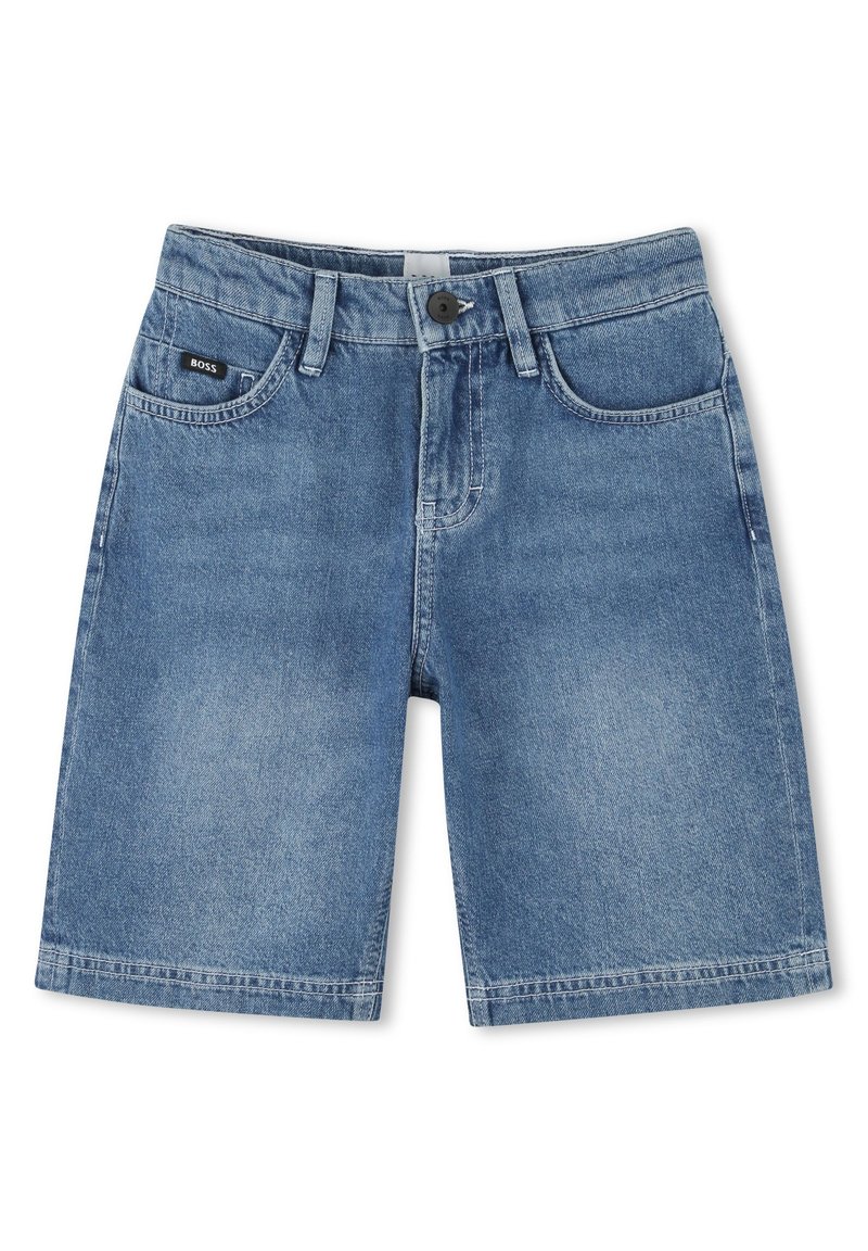 Denim šorts u svijetloplavoj boji, s klasičnim pet džepnim dizajnom, kopčanjem na dugme i laganim izblijedjenjem za ležeran izgled.