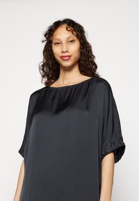 someday. ZATINI - T-shirt básica - global blue