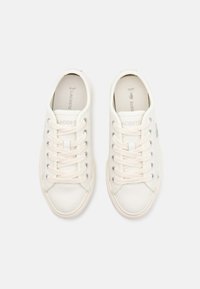 Lacoste BACKCOURT  - Sportbačiai - off-white