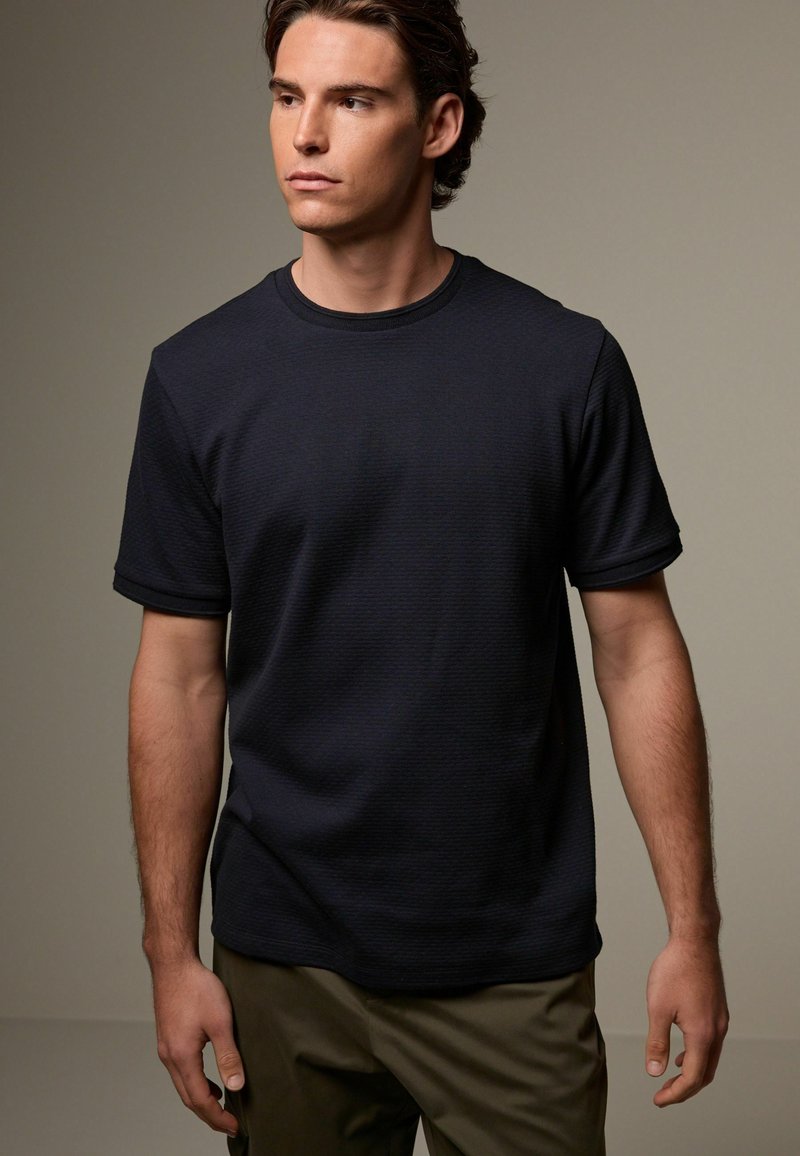 Next TEXTURED REGULAR FIT - T-shirts basic - black