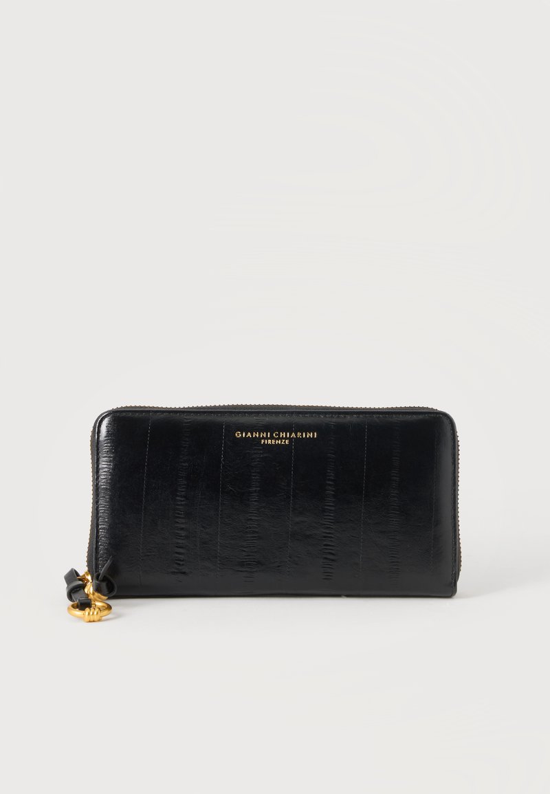 Portefeuille en cuir noir avec fermeture éclair sur tout le tour, tirette dorée et inscription "Gianni Chiarini Firenze" embossée en doré sur le devant.