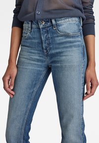 G-STAR NOXER  - Calças de ganga bootcut - faded ocean hue