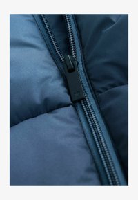 Non sélectionné, blue dip-dye