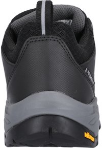 Svart vattentät sko med grå detaljer, texturerade överdelar och en robust gummisula med en gul Vibram-logotyp vid hälen.
