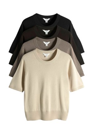 Vier kurzärmelige Rundhalspullover gestapelt, Farben von vorne nach hinten: Beige, Taupe, Dunkelbraun und Schwarz.
