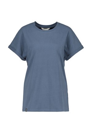 Blaues T-Shirt mit kurzen Ärmeln und Rundhalsausschnitt, mit umgeschlagenen Bündchen und einem kleinen schwarzen Logotag am unteren Saum vor weißem Hintergrund.