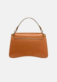Borsa a mano in pelle tan con forma strutturata, manico superiore e hardware dorato. Presenta una texture liscia e un logo del marchio discreto.