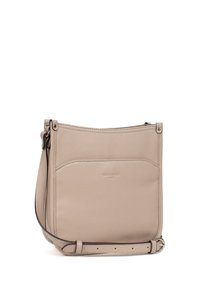 Borsa a tracolla in pelle beige dal design semplice, con forma piatta, tracolla regolabile e logo impressa sul davanti.