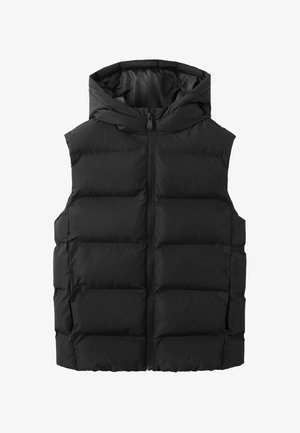 Veste sans manches matelassée noire avec capuche, dotée d'une fermeture éclair à l'avant, d'un design matelassé avec des sections rectangulaires et d'une finition lisse et mate.