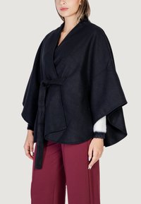 Morgan Poncho - black