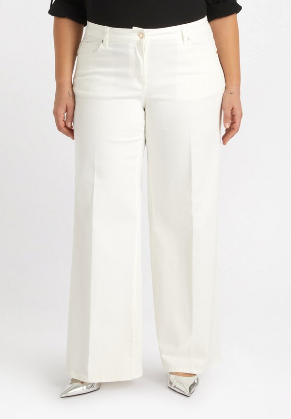 WIDE - Flared Jeans - bianco