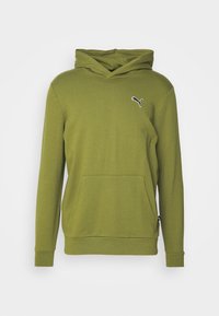 Zelená mikina s kapucí vyrobená z měkké tkaniny, má klokaní kapsu, černé logo Puma na hrudi a žebrované manžety na rukávech.