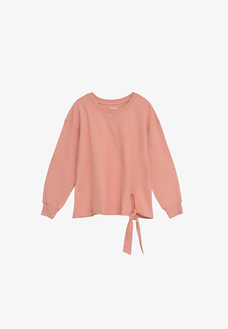 Różowa bluza z długim rękawem wykonana z miękkiego materiału, z okrągłym dekoltem, opadającymi ramionami oraz bocznym wiązaniem do regulacji.