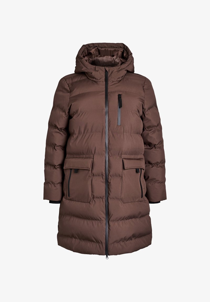 Brūns pūkains mētelis ar kapuci, ar priekšējo rāvējslēdzēju, divām sānu kabatām un krūšu kabatu. Regulējami aproces un teksturēta virsma.