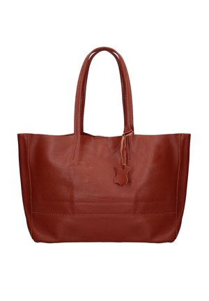 Grande borsa a mano in pelle marrone con due manici e una piccola targhetta in pelle attaccata vicino al centro superiore.