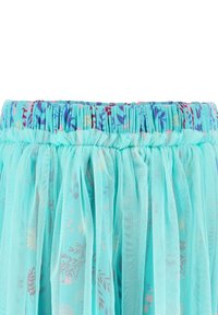 Ein himmelblauer Tüllrock mit einem gerafften, elastischen Bund, der ein buntes Blumenmuster auf dem Innenfutter zeigt.