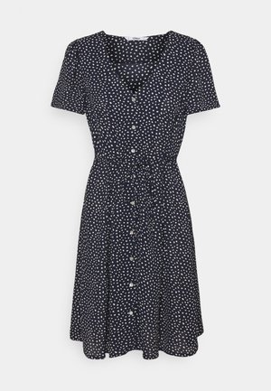 Alle Sommer shirts auf einen Blick