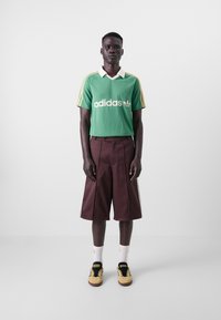 adidas Originals Shorts - shadow brown