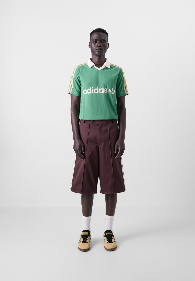 adidas Originals Shorts - shadow brown