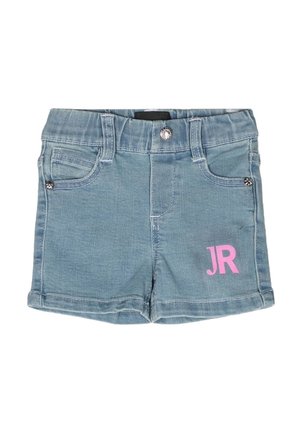Shorts in denim azzurro chiaro con orlo arrotolato, dotati di tasche frontali e un logo rosa "JR" sul lato anteriore inferiore. Accenti in metallo argentato.