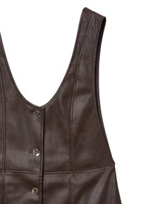 Gilet senza maniche in pelle marrone scuro con scollo a V profondo e bottoni a pressione argentati sul davanti.