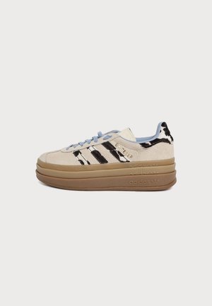 adidas Originals, GAZELLE BOLD - Маратонки - white/core black/chalk blue