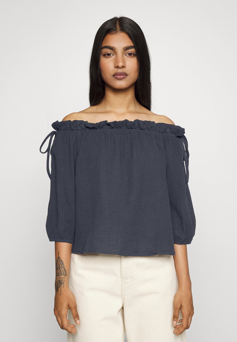 ONLY Petite ONLTILLA THYRA OFF SHOULDER - Blusa - phantom