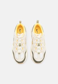 Nike Sportswear Matalavartiset tennarit - off-white