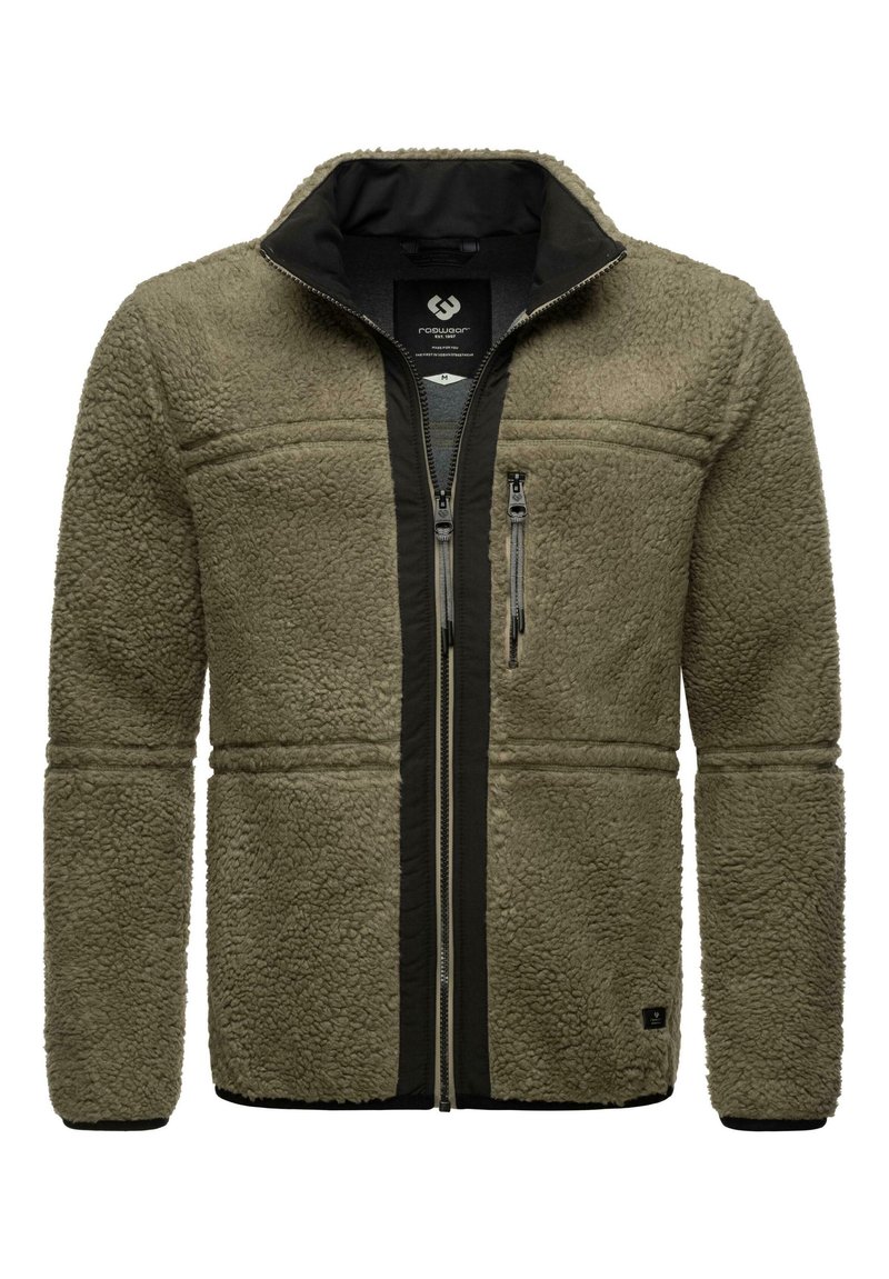 Oliivroheline fleece-jakk, millel on pehme, struktuurne välimus, must eesmine lukku ja kaks rinna taskut lukuga. 