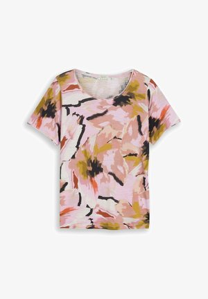 Camiseta rosa de manga corta con patrón abstracto de pinceladas en negro, amarillo mostaza y naranja, con cuello redondo.