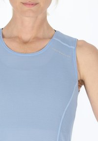 Swedemount ULTRA TANK - Top - lt blue